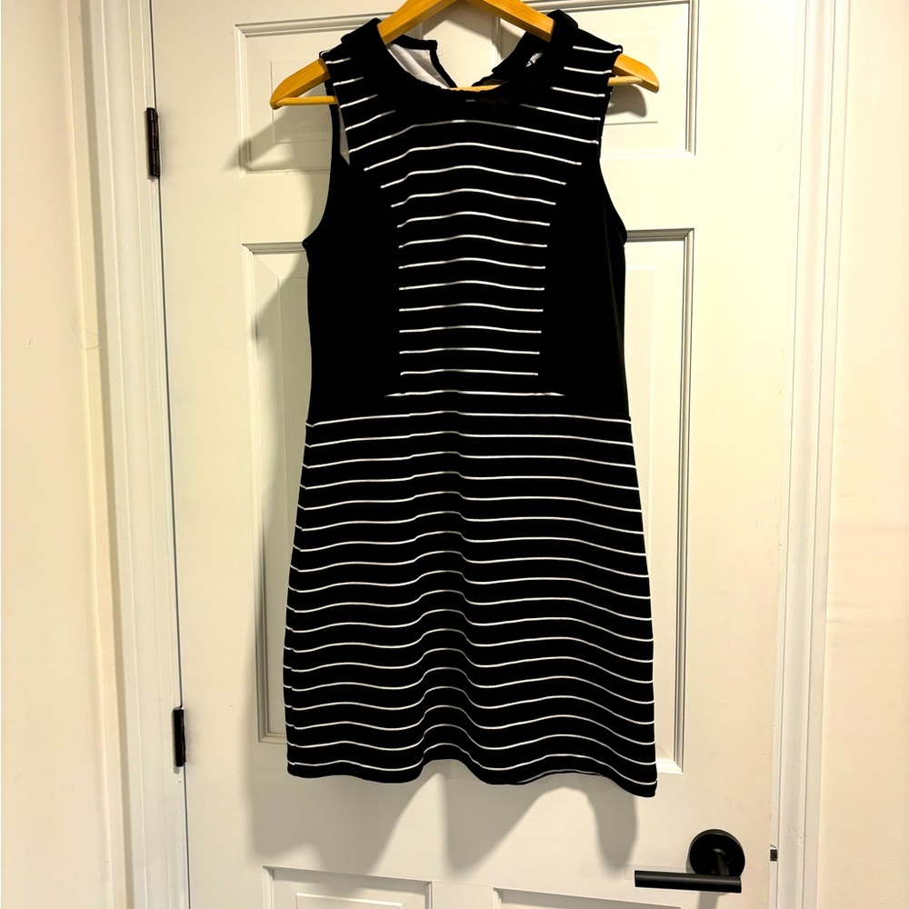 Cute versatile black & white dress